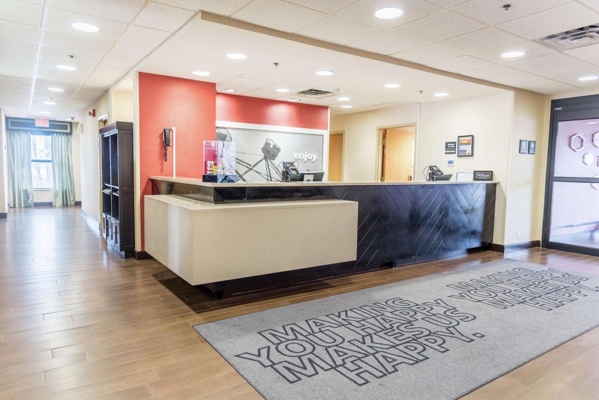 Hampton Inn Muskegon Muskegon Heights Exterior photo